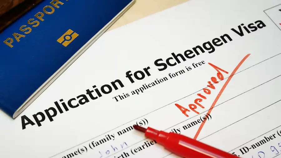 كيف تؤثر قوة الملف على سعر فيزا شنغن خمس سنوات؟