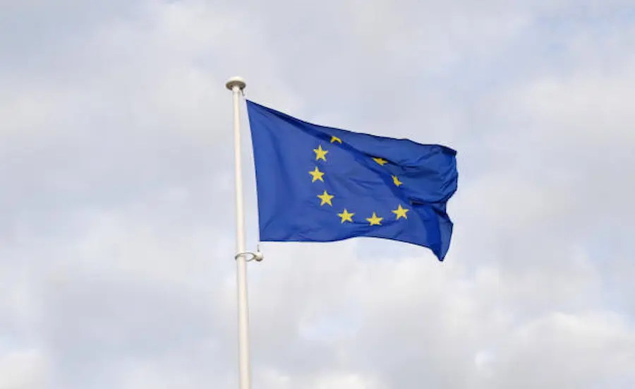 هل يمكنني تجديد تأشيرتي قبل تاريخ انتهاء صلاحيتها تجديد فيزا الشنغن قبل انتهاء؟