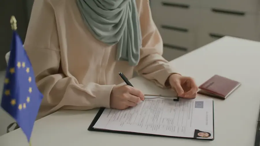 ما هي شروط تجديد فيزا شنغن للسعوديين؟