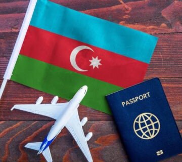 مسافر سعودي يقدم على تأشيرة أذربيجان الإلكترونية عبر الإنترنت بخطوات سهلة مع وكالة وجهات.